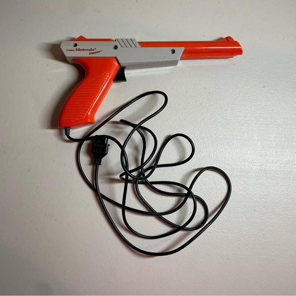 VTG Nintendo 1985 Zapper Gun (Orange)